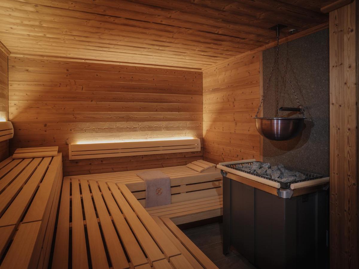 Althoff Grandhotel Schloss Bensberg แบร์กิชกลัดบัค ภายนอก รูปภาพ A modern Finnish sauna