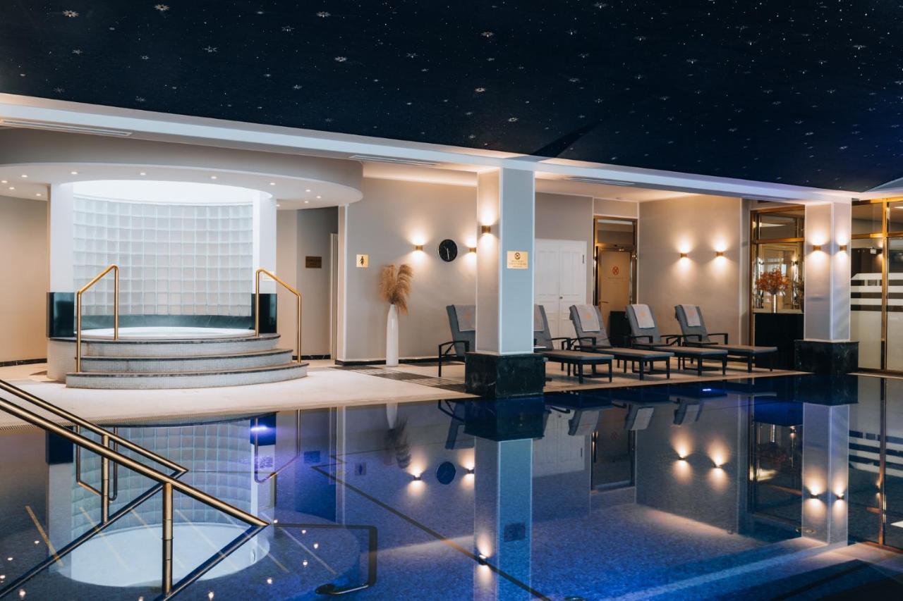 Althoff Grandhotel Schloss Bensberg แบร์กิชกลัดบัค ภายนอก รูปภาพ The spa at The Dorchester