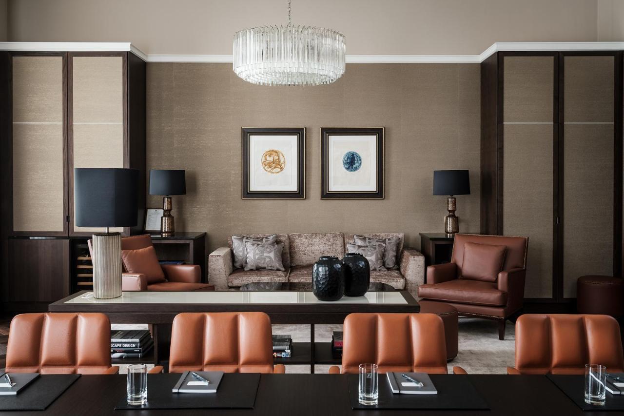 Althoff Grandhotel Schloss Bensberg แบร์กิชกลัดบัค ภายนอก รูปภาพ Office interior