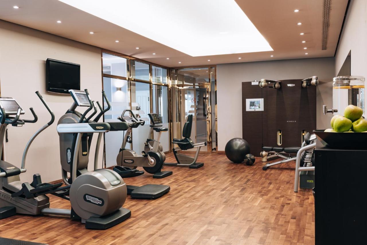 Althoff Grandhotel Schloss Bensberg แบร์กิชกลัดบัค ภายนอก รูปภาพ The gym at the hotel