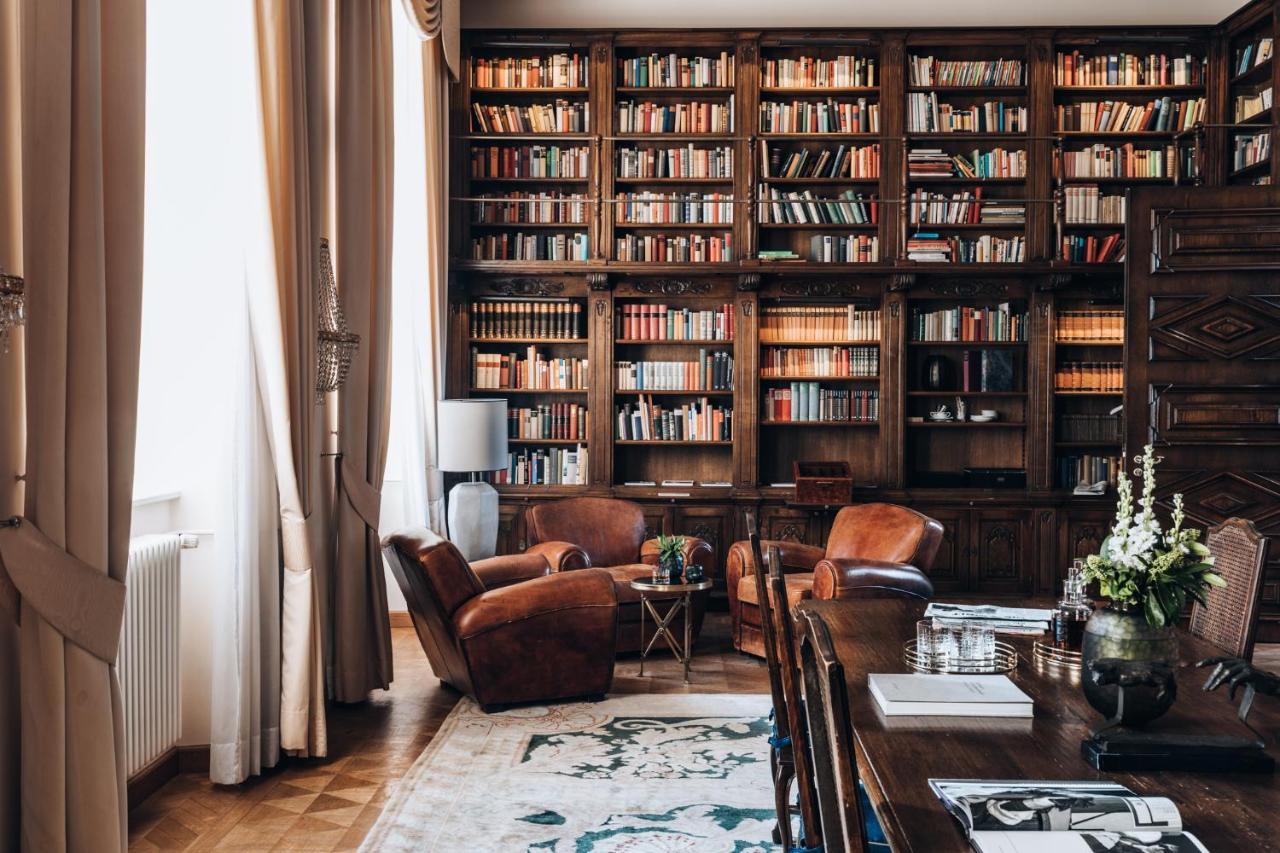Althoff Grandhotel Schloss Bensberg แบร์กิชกลัดบัค ภายนอก รูปภาพ Library