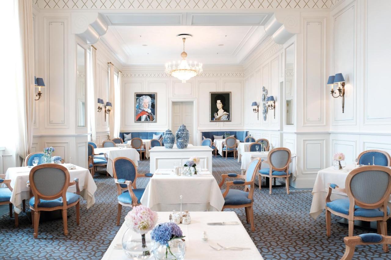 Althoff Grandhotel Schloss Bensberg แบร์กิชกลัดบัค ภายนอก รูปภาพ The dining room at the Hotel de Chambord