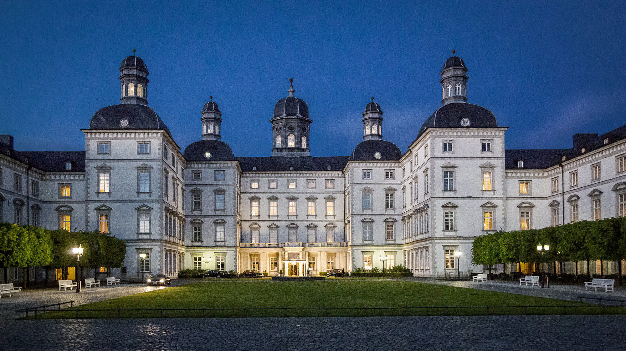 Althoff Grandhotel Schloss Bensberg แบร์กิชกลัดบัค ภายนอก รูปภาพ The former abbey of Marienberg