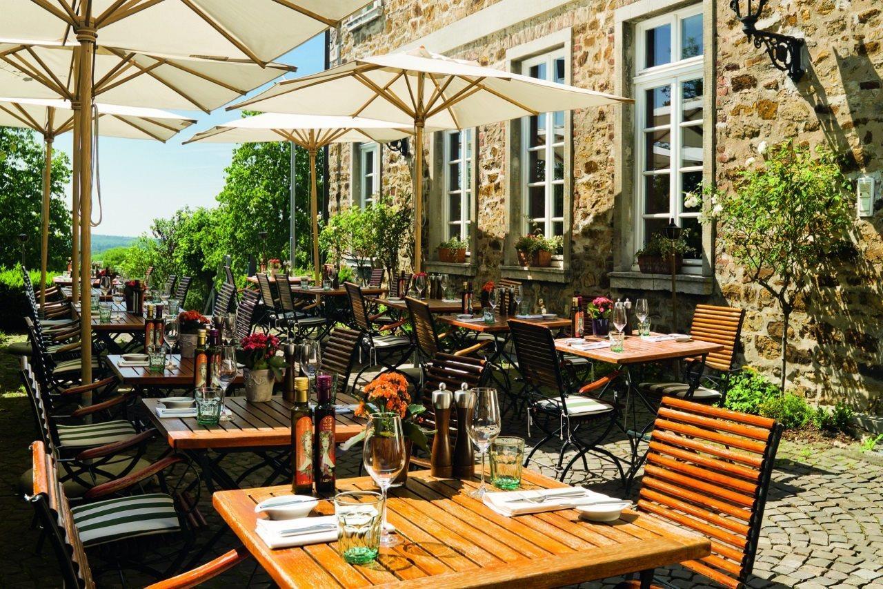 Althoff Grandhotel Schloss Bensberg แบร์กิชกลัดบัค ภายนอก รูปภาพ The restaurant