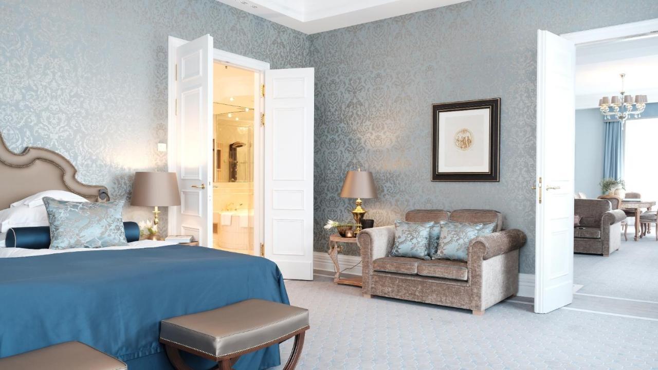 Althoff Grandhotel Schloss Bensberg แบร์กิชกลัดบัค ภายนอก รูปภาพ